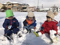 雪遊び